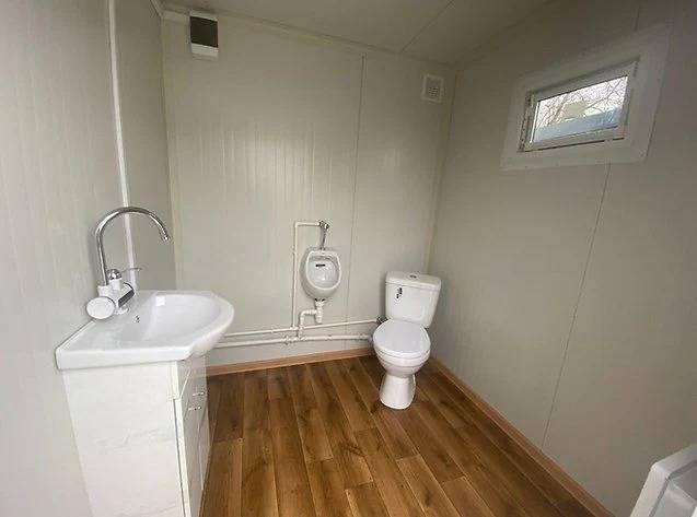 Contentor sanitário novo com duas cabines de WC