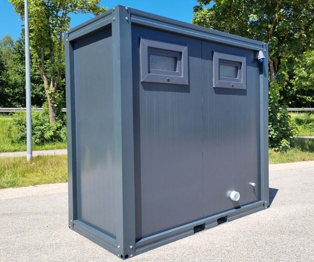 Contentor sanitário novo de 2,40 × 1,20 m com cabine dupla independente
