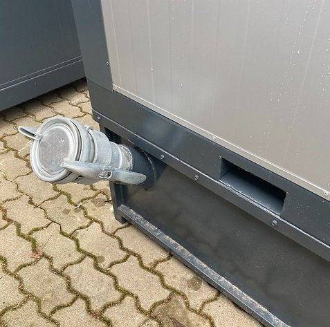 Contentor sanitário novo com duas cabines de WC