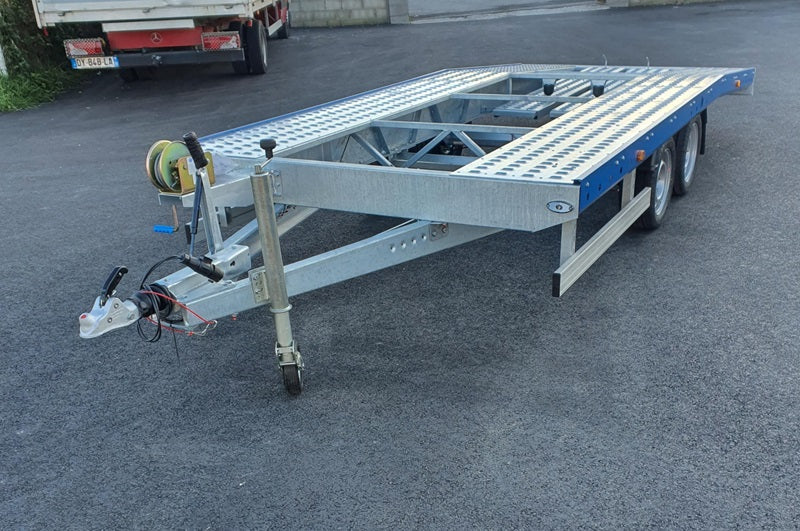 Reboque plataforma para transporte de veículos Boro JUPITER NB 4527 (Novo) – 450 × 200 cm – PBT 2.700 kg