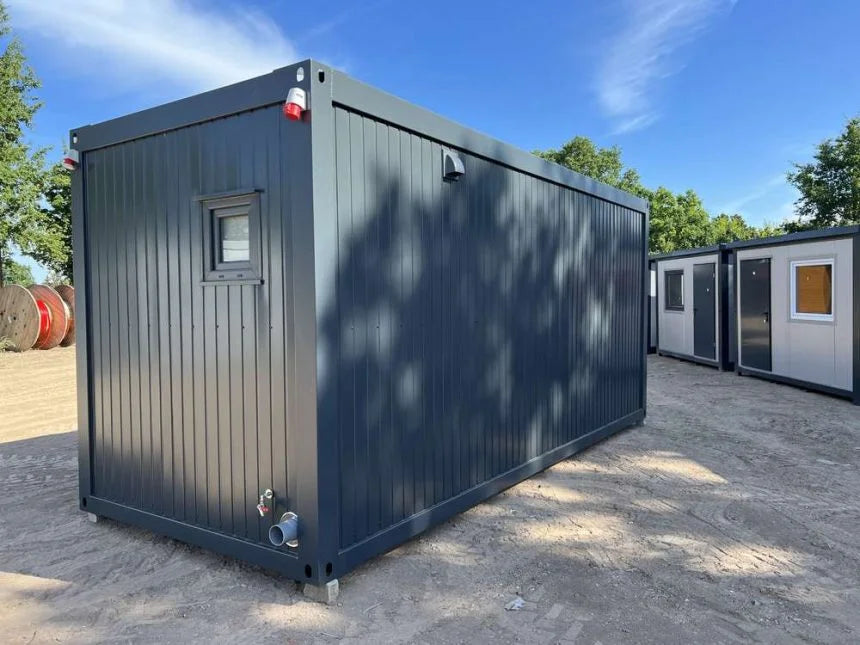 Contentor habitável novo de 6,00 × 2,43 m com cozinha americana, sanita e chuveiro,