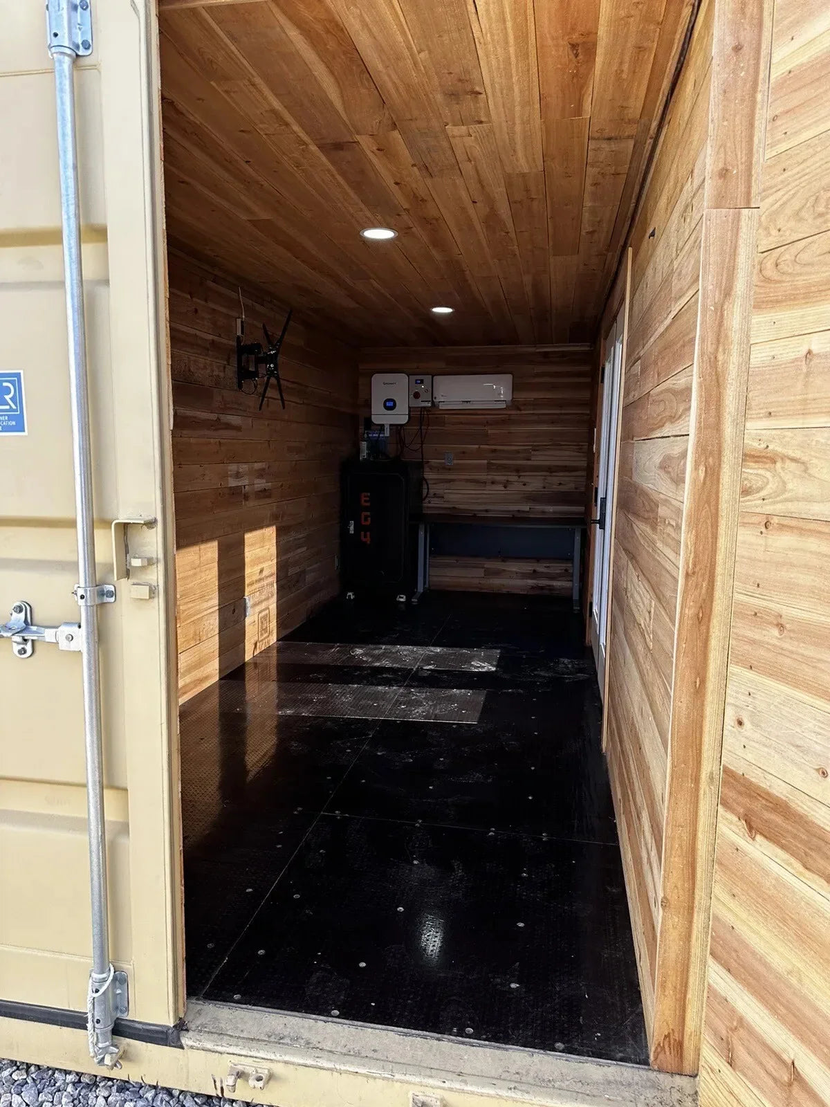Contentor-escritório solar novo de 6 metros, equipado com sistema "Off-Grid" (autónomo)