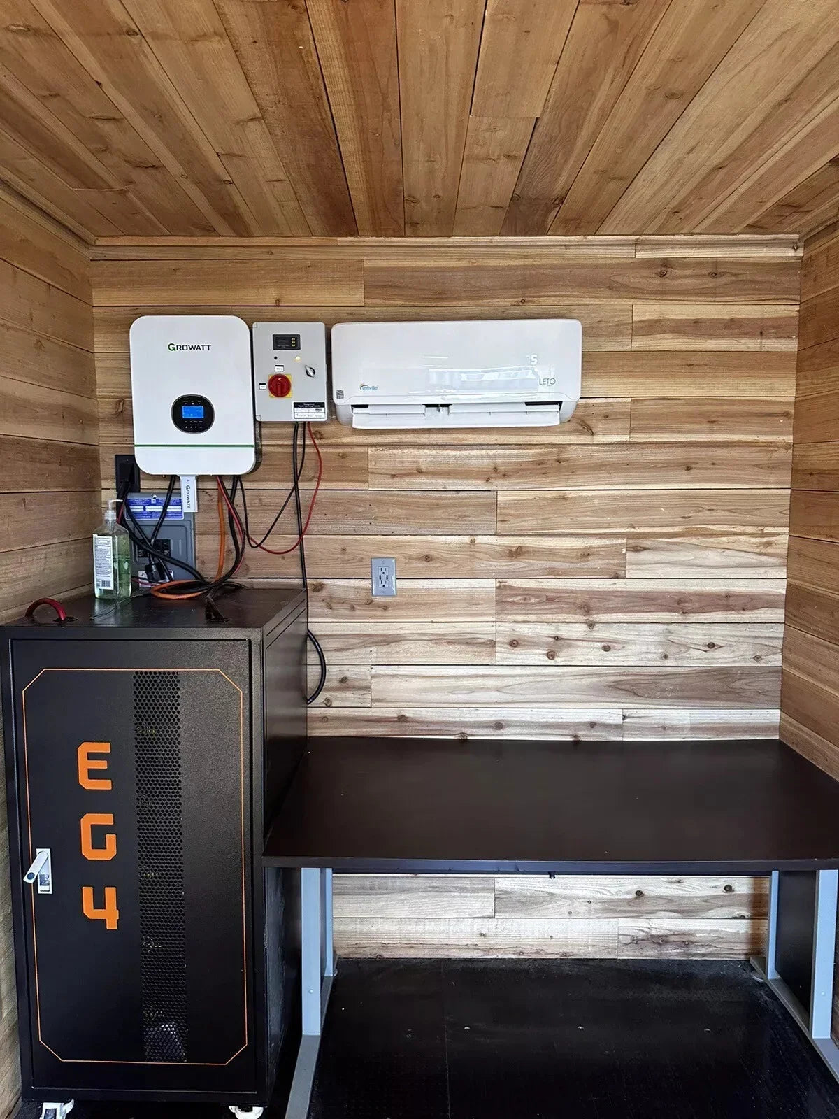 Contentor-escritório solar novo de 6 metros, equipado com sistema "Off-Grid" (autónomo)