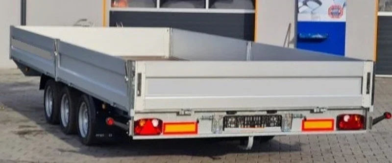Reboque plataforma BOSS 6.0 novo, de 3 eixos, com rampas – 610 × 200 cm – PBT 3.500 kg