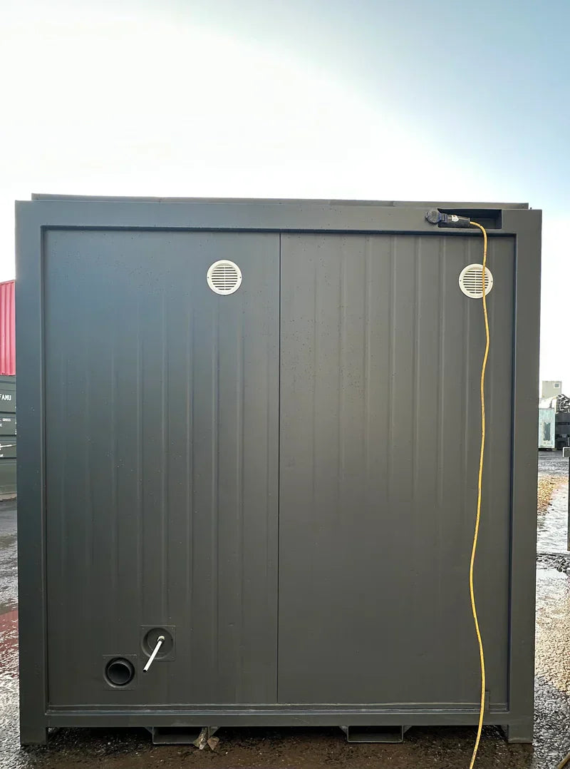 Contentor sanitário novo de 2,4 × 1,5 m