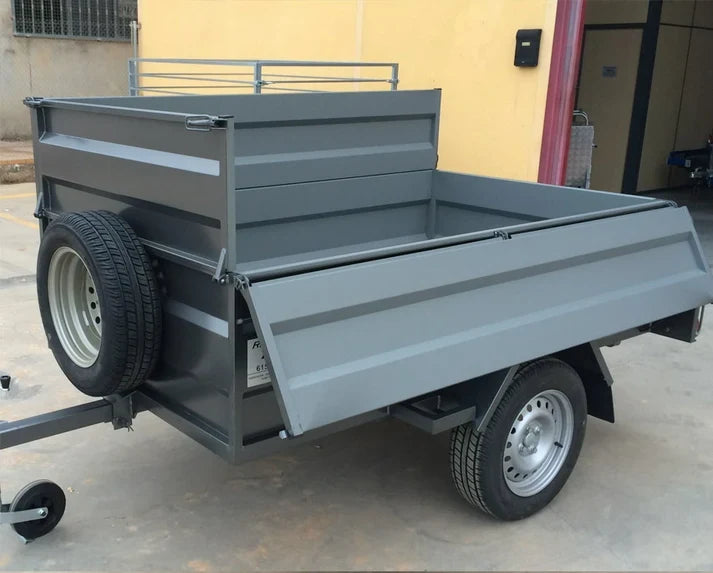 Reboque basculante novo com sobregrades nas laterais – 220 × 130 × 50 + 35 cm – PBT de 750 kg