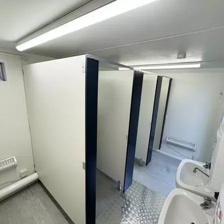 Novo bloco sanitário "3 + 1" de 4,8 × 2,7 m