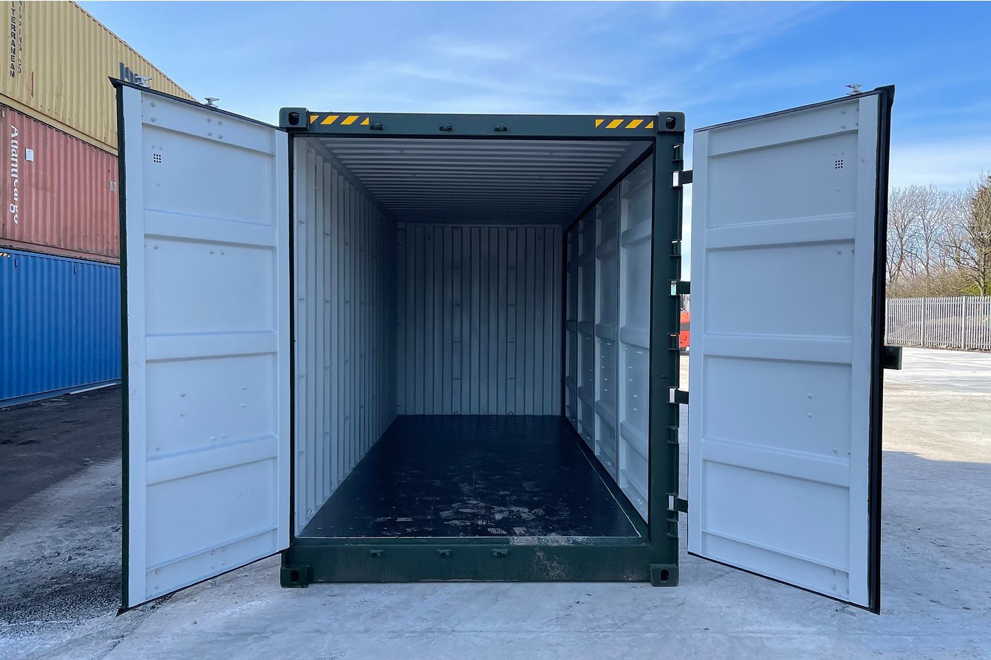 Contentor marítimo novo de 20 pés High Cube (HC) com portas laterais