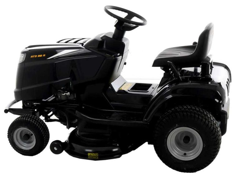 O Alpina AT3 98 A é um tractor corta-relva a gasolina equipado com um motor ST 350 Powered by STIGA de 352 cm³