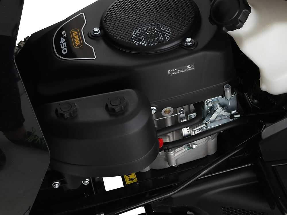 O Alpina AT4 98 HA é um trator corta-relva a gasolina equipado com um motor ST 450 Powered by STIGA de 432 cm³