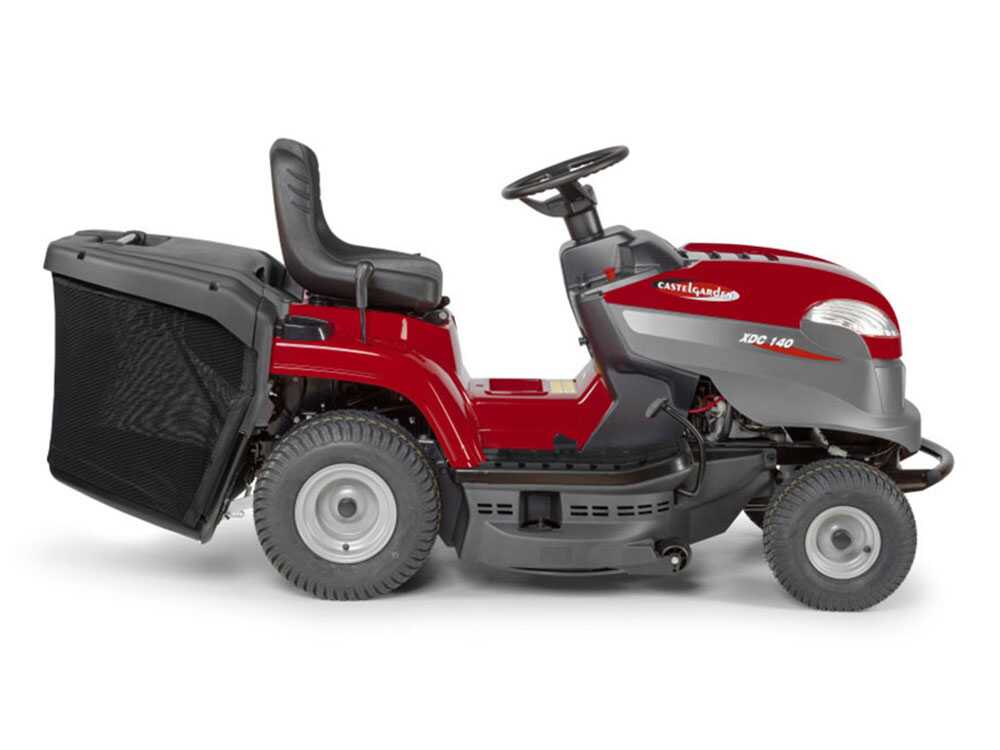 O Castelgarden XDC 140 é um trator corta-relva a gasolina concebido para a manutenção de jardins e zonas relvadas. Está equipado com um motor STIGA ST 350 de 352 cm³,