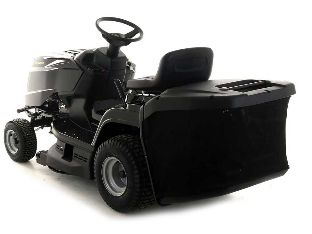 O Alpina AT4 84 A é um trator corta-relva a combustão equipado com um motor ST 350 de 352 cm³