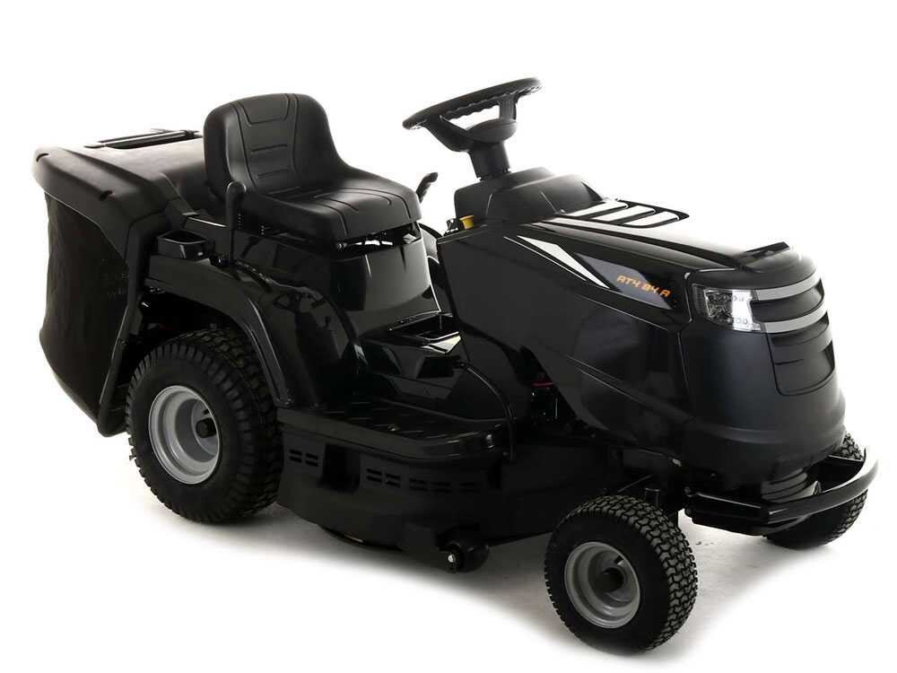 O Alpina AT4 84 A é um trator corta-relva a combustão equipado com um motor ST 350 de 352 cm³